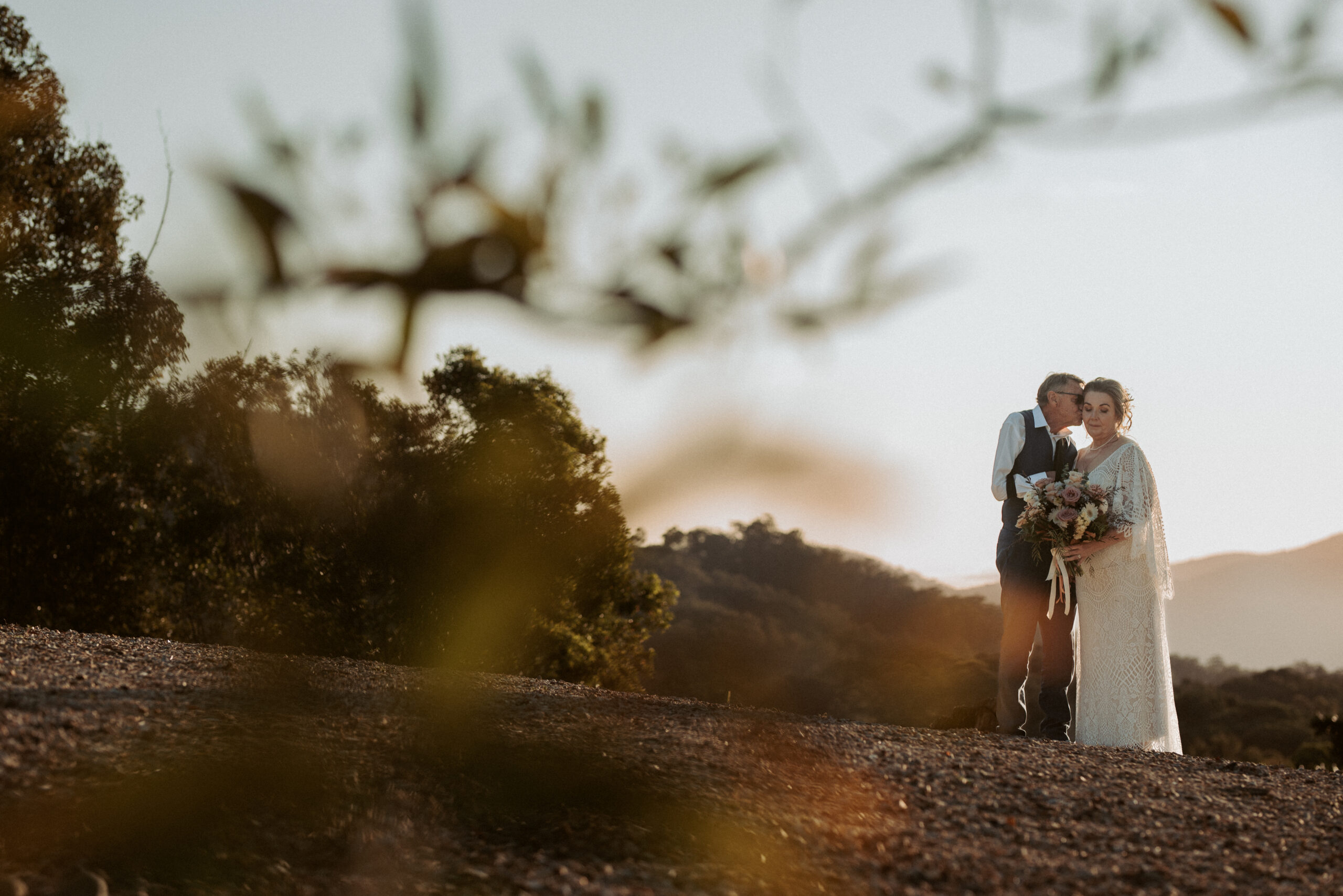 Read more about the article Gorgeous Boho Elopements in Stunning Tiny Home now